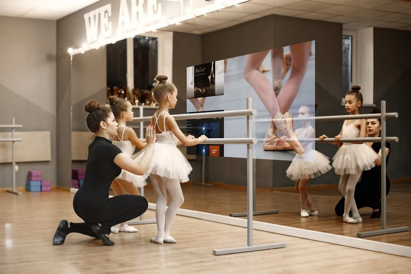 Interactive Gym Mirrors: How Fitness Clubs Increase Client Loyalty