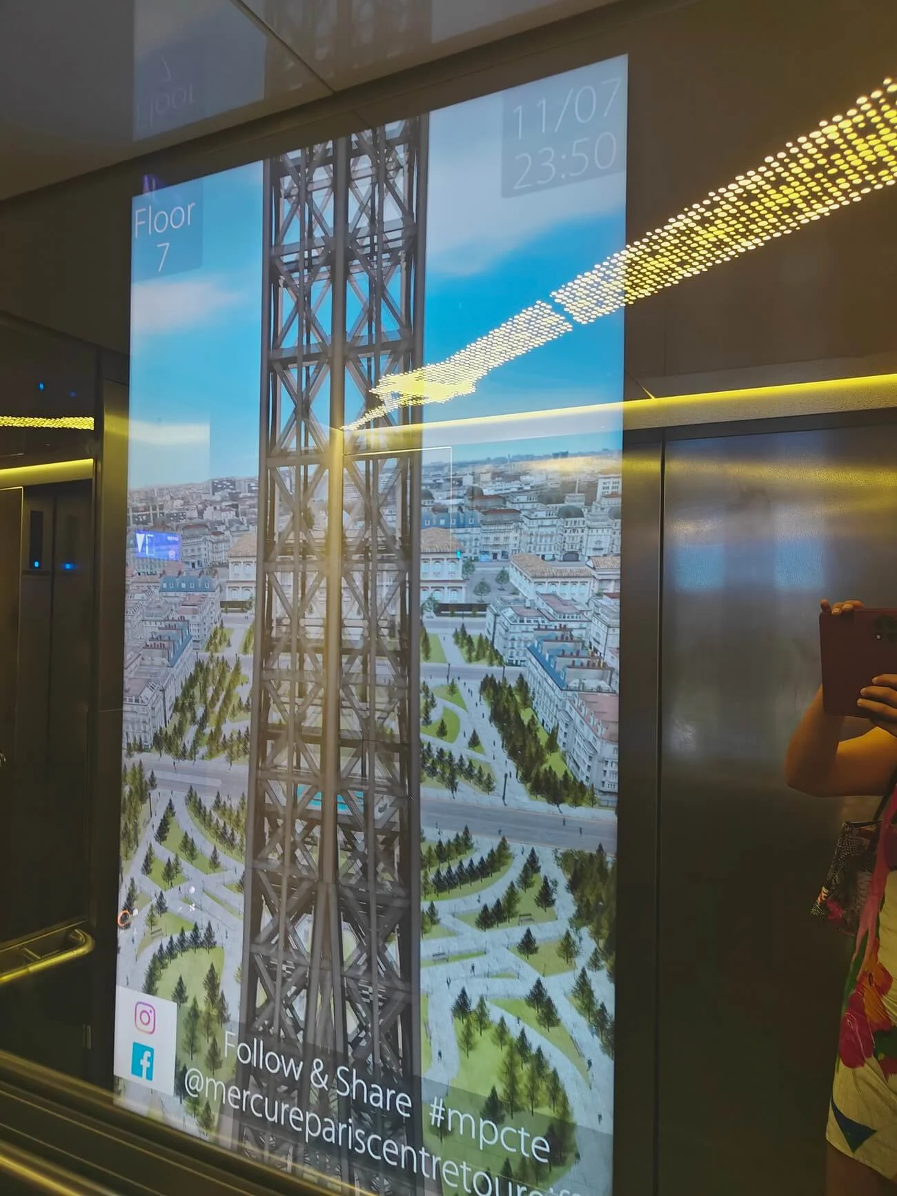 Digital Elevator Screens for Brand Promotion
