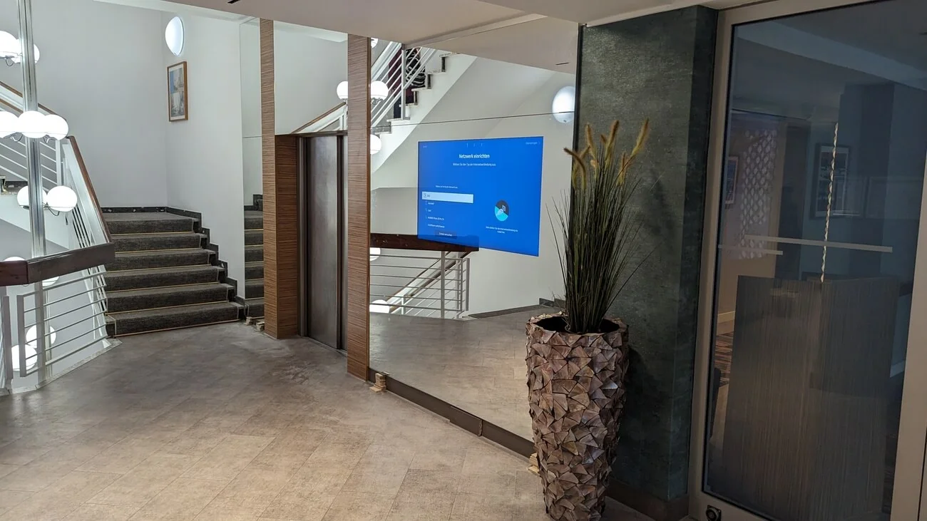 Smart Elevator Screens
